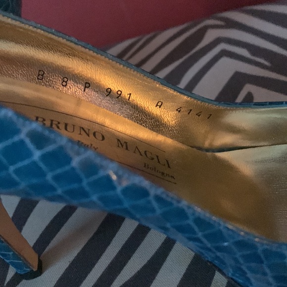 Designer BRUNO MAGLI Beautiful Snake Print peep toe heels, Size 8 - Picture 14 of 16